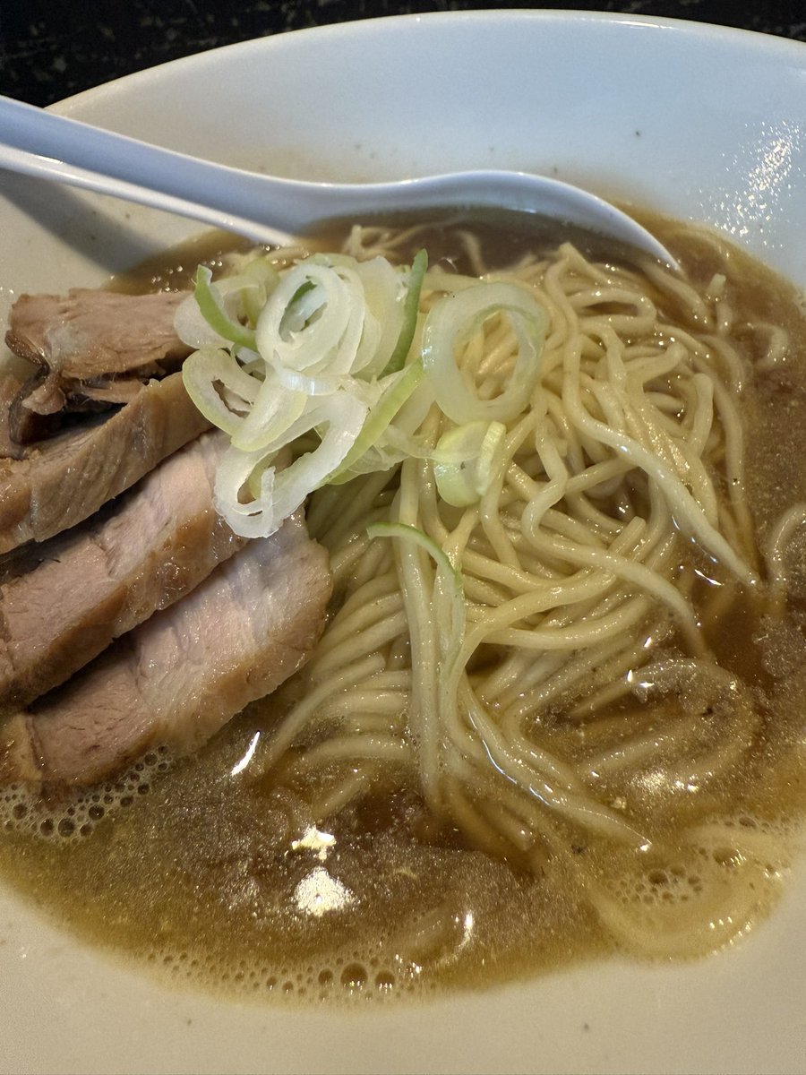 nobu45ta's tweet photo. 久しぶりだけど…食べたやつ
教えてもらった北千住の煮干しラーメンの方が好き

#煮干し2連敗 https://t.co/gTR9BZ6Xfk