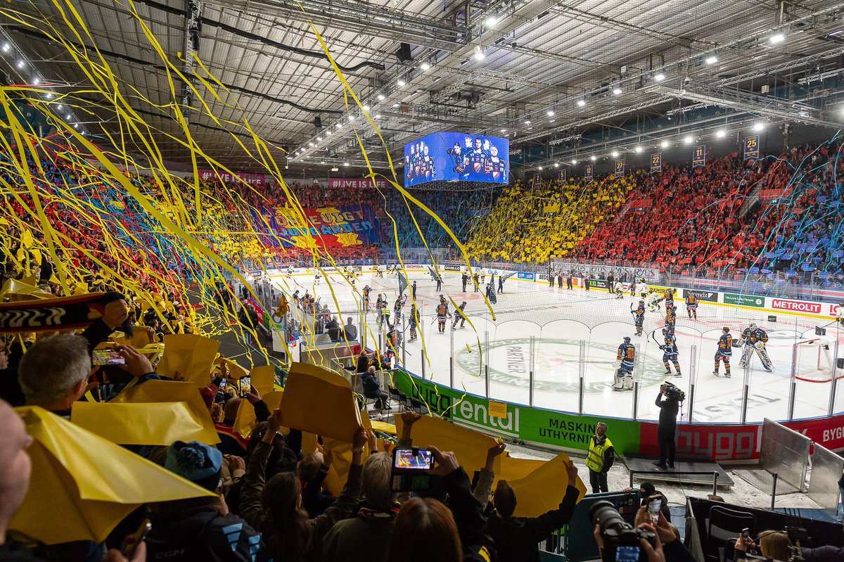 jarnkaminerna's tweet photo. Alltid oavsett, för evigt Djurgården! ❤️

Nio hemmamatcher - nio tifon. Djurgår’n är tillbaka där vi hör hemma!

Stöd JK-tifo för fler grymma tifon i höst igen!

Swish: 123 067 07 86 https://t.co/hMzfsk1Y0c