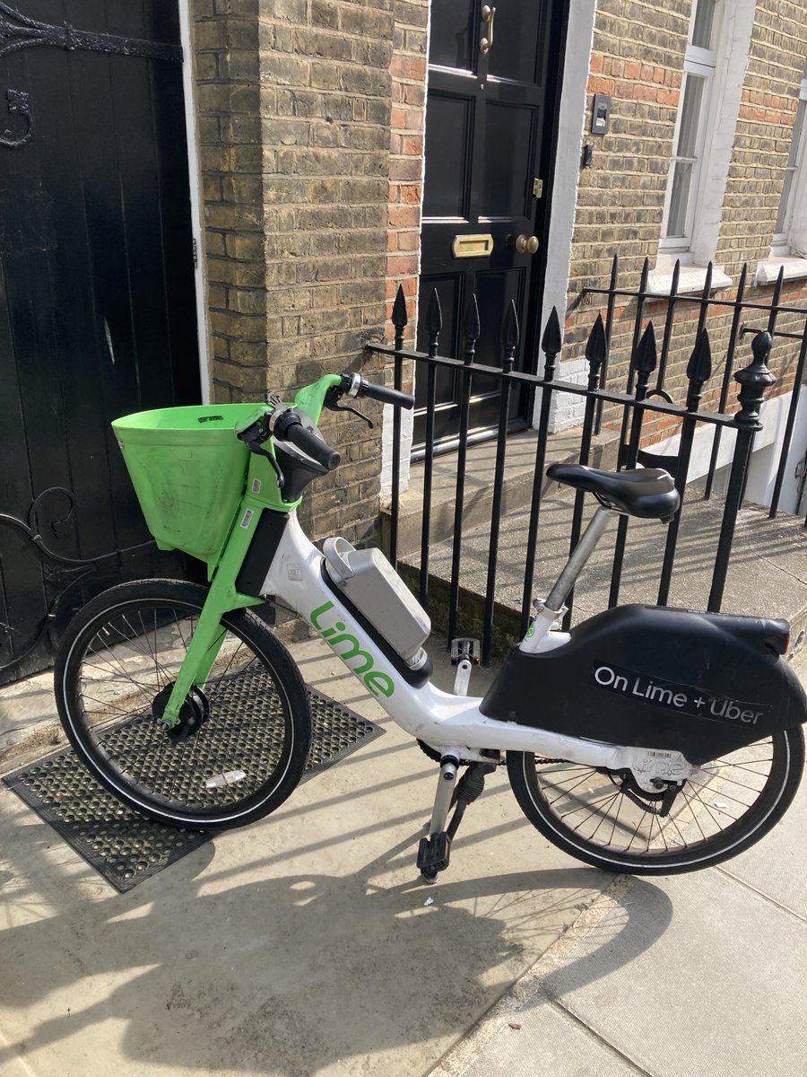 frankie_crocker's tweet photo. Lime bike menace in London worsening. Blocking pavements. Riding on pavements. Jumping red lights. Going wrong way on one-way streets. Scooters the same. Lime bikes and Lime bike users are a public nuisance. There have also been a lot of nasty accidents lately - regulation needed https://t.co/mN7px3HKSQ