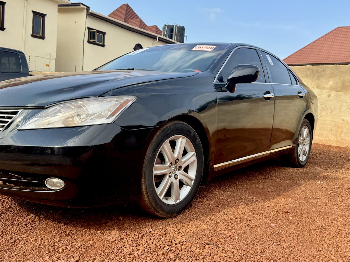 Official_Chiben's tweet photo. @Carsnationn Clean Lexus ES350
Full option with parking assist
Everything is 💯 

Price: 7.9M
Location: Enugu State https://t.co/GtHERy3xtS