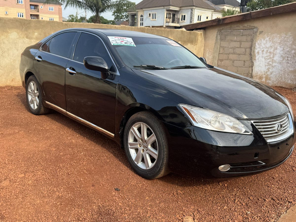 Official_Chiben's tweet photo. @Carsnationn Clean Lexus ES350
Full option with parking assist
Everything is 💯 

Price: 7.9M
Location: Enugu State https://t.co/GtHERy3xtS
