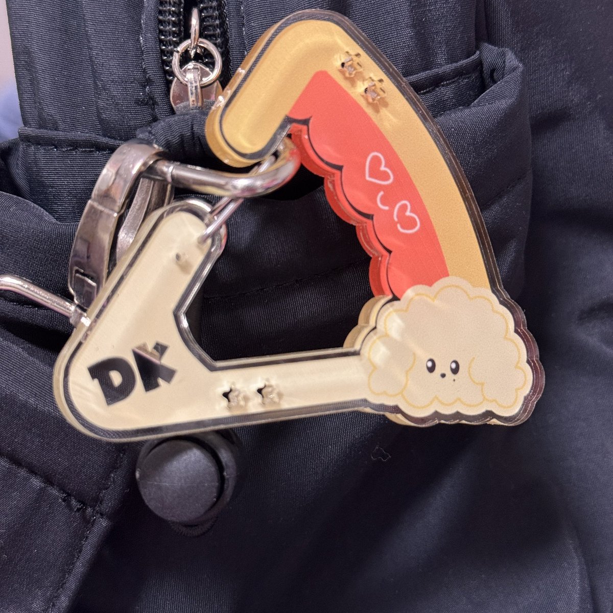 yelloww_svt's tweet photo. Seventeen DK carabiner 
세븐틴 도겸 카라비너 입금 폼

🗓️ 04.27 20:12 ~ 05.08 14:18

🍕RT 추첨 두 분께 카라비너를 드립니다.

https://t.co/2QKvYXvH9P

자세한 내용은 링크를 확인해주세요
선착순과 럭키 넘버는 폼 작성 순으로 선정 됩니다

🌏 G.O -> DM https://t.co/Zfqtw5pWe8