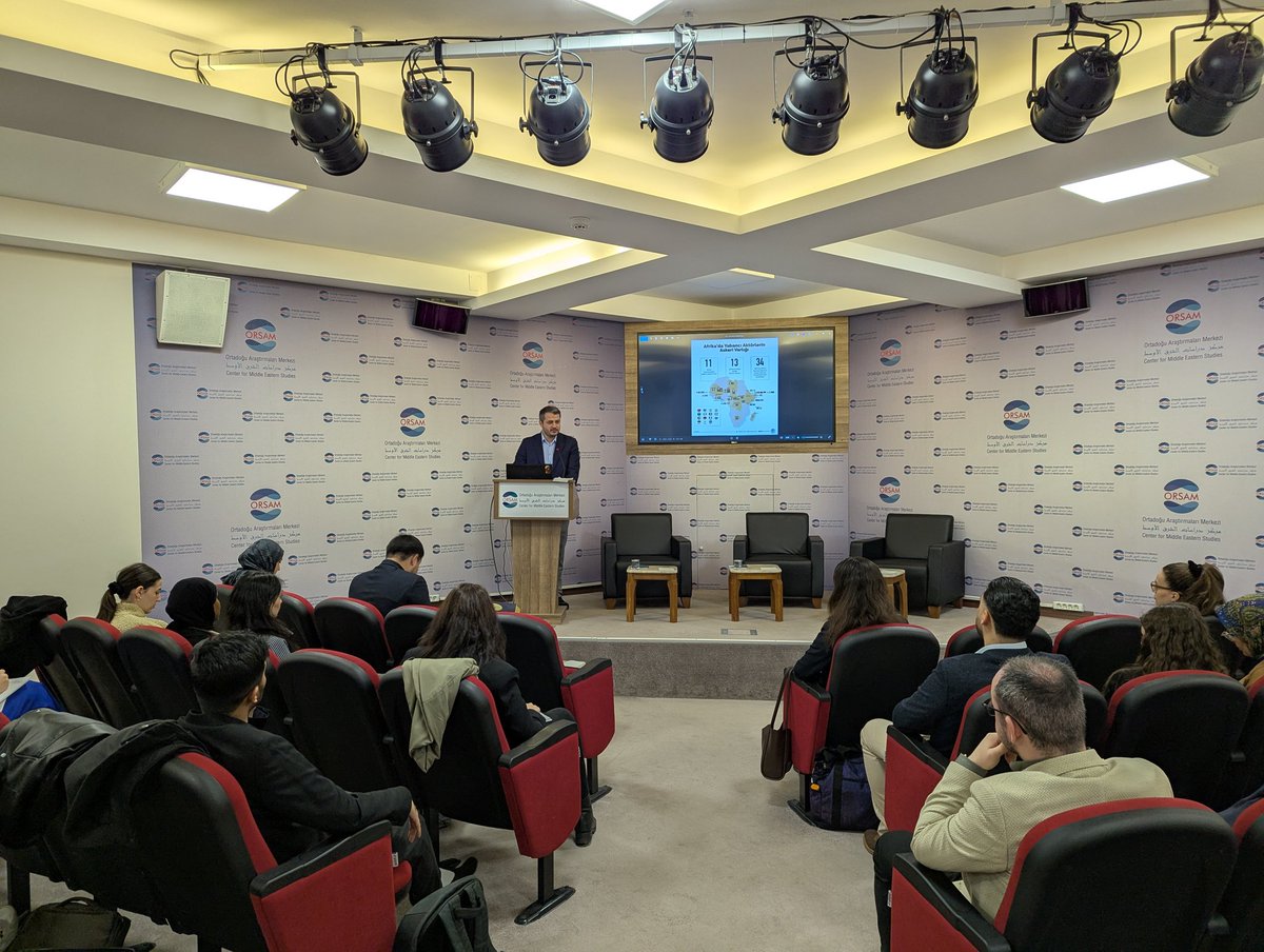 Divan Derneği (@divandernegi) on Twitter photo Ankara Diplomasi Akademisi'nin ‘‘Dünya Siyasetinde Güncel Meseleler’’ başlıklı programının ilk oturumunda Dr. Kaan Devecioğlu'nun (<a href="/kaan_devecioglu/">Kaan Devecioğlu</a> ) ‘‘Afrika'da Değişen Güç Dengeleri’’ başlıklı konuşmasıyla devam ediyor. Ankara Diplomasi Akademisi'nin ‘‘Dünya Siyasetinde Güncel Meseleler’’ başlıklı programının ilk oturumunda Dr. Kaan Devecioğlu'nun (<a href="/kaan_devecioglu/">Kaan Devecioğlu</a> ) ‘‘Afrika'da Değişen Güç Dengeleri’’ başlıklı konuşmasıyla devam ediyor.
