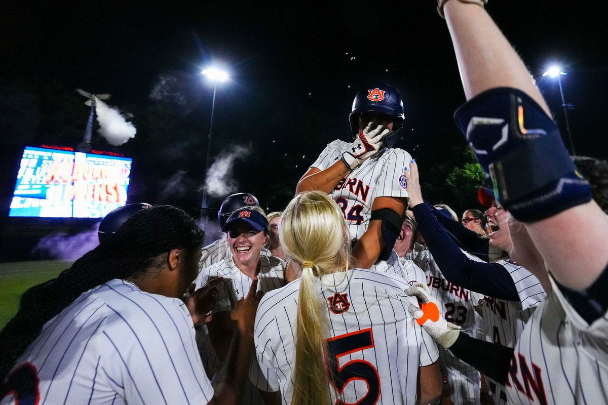 D1Softball tweet media