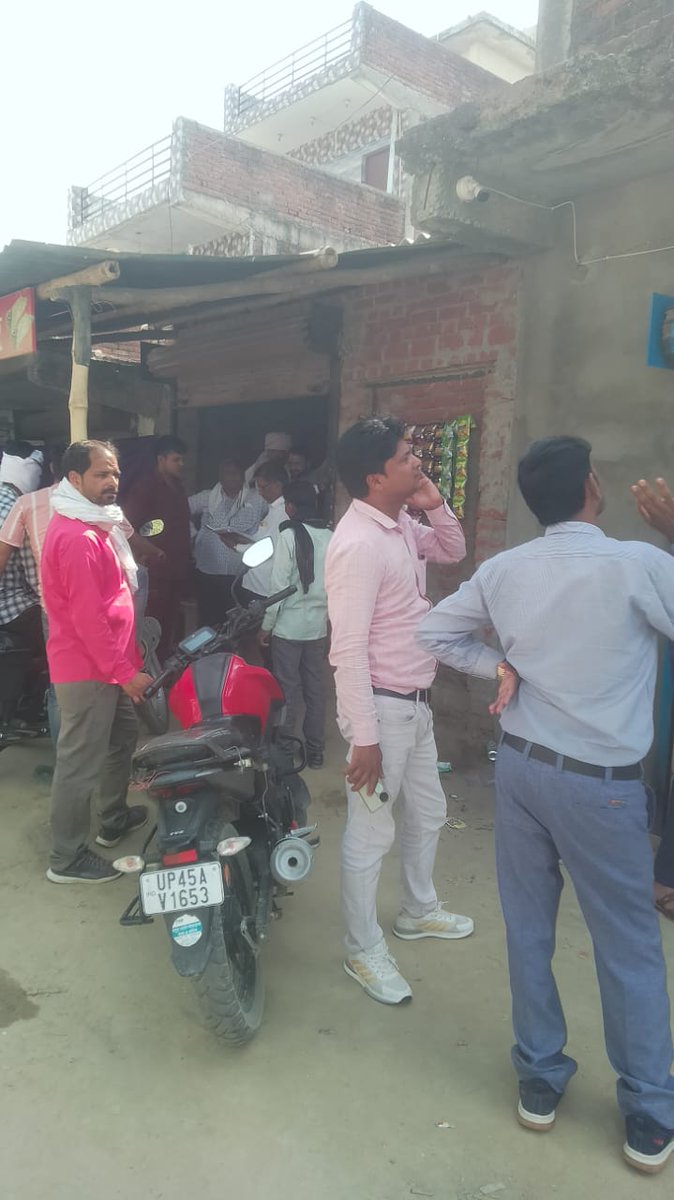 विद्युत वितरण मंडल अंबेडकरनगर अंतर्गत आज विभिन्न क्षेत्रों में  राजस्व वसूली कैम्प एवं बकाएदारों के संयोजन विच्छेदन कराने के साथ साथ उपभोक्ताओं को स–समय विद्युत बिल जमा करने हेतु प्रेरित किया जा रहा है <a href="/aksharmaBharat/">A K Sharma</a> <a href="/MVVNLHQ/">Madhyanchal Vidyut Vitran Nigam Limited</a> <a href="/MVVNLmd/">MVVNL</a> <a href="/UPPCLLKO/">UPPCLLKO</a> <a href="/ChiefAyodhya/">Chief Engineer Ayodhya zone</a> <a href="/ChairmanUppcl/">Chairman Uppcl</a>