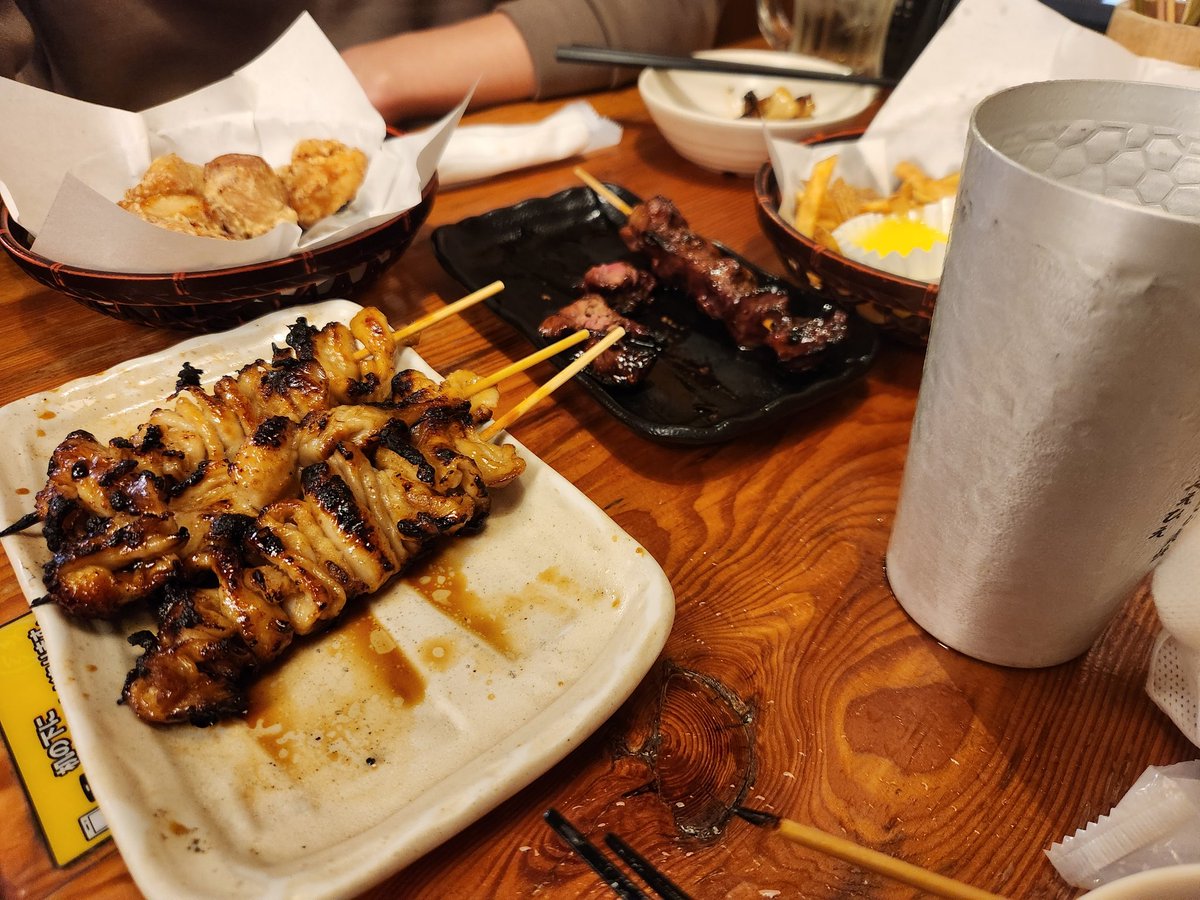 haohaomiihao's tweet photo. 昼飲みでマイラーズCを予想中🍶 https://t.co/iGHB4oDmaI