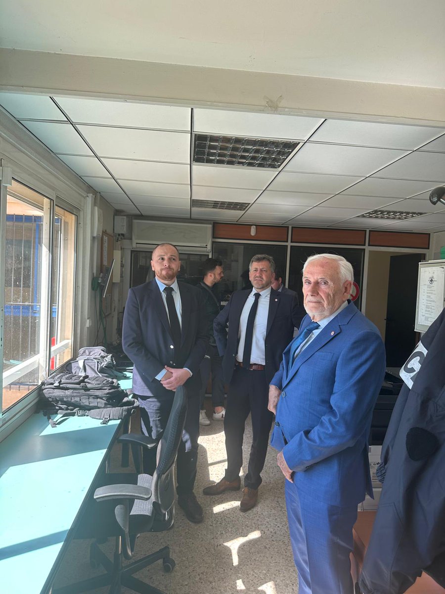 GonzalezJoseRN's tweet image. 👮‍♂️ Hier à Plan-de-Cuques avec @mvalet_officiel  et @franckallisio .

Merci aux policiers pour leur accueil et leur engagement sans faille.
Derrière chaque uniforme : du courage et du dévouement. Soutien total !