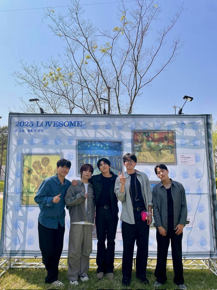 isaac_official_'s tweet photo. 🌸
4월 26일 토요일,
<2025 LOVESOME> 무대에 섰습니다.
봄바람 좋은 오늘 잘 즐기셨길 바랍니다!

[2025 LOVESOME Setlist]
1. In The Stars
2. 어른아이
3. 나는 너만 사랑할게 
4. aewol
5. Be with you
6. 지금은 아무것도 몰라도
7. 모닥불
8. Royals
9. 시간이 지나도
10. 내사랑 내곁에 https://t.co/Xwpor2Zvqa