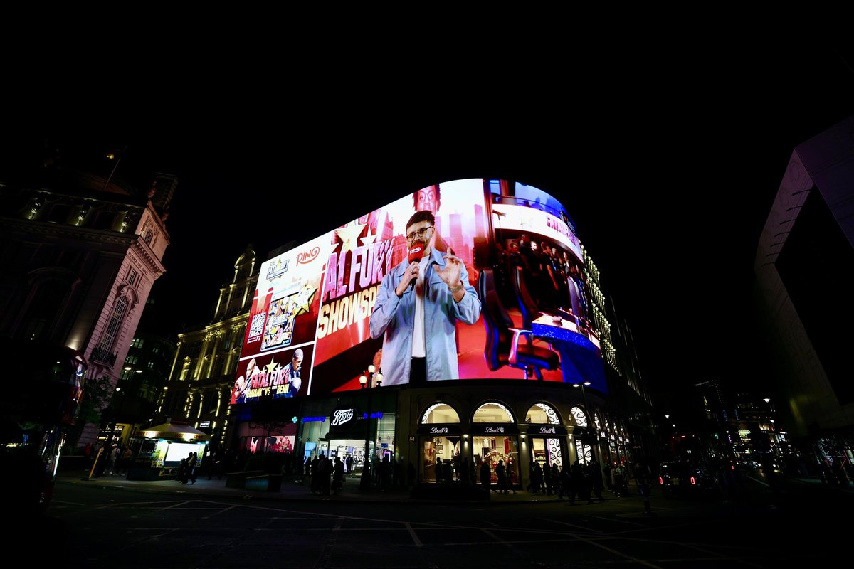 Live from Piccadilly Circus with <a href="/KSI/">ksi</a> and <a href="/ishowspeedsui/">Speed⭐️</a> 🤯

The third image would blow 12 year old me’s mind.