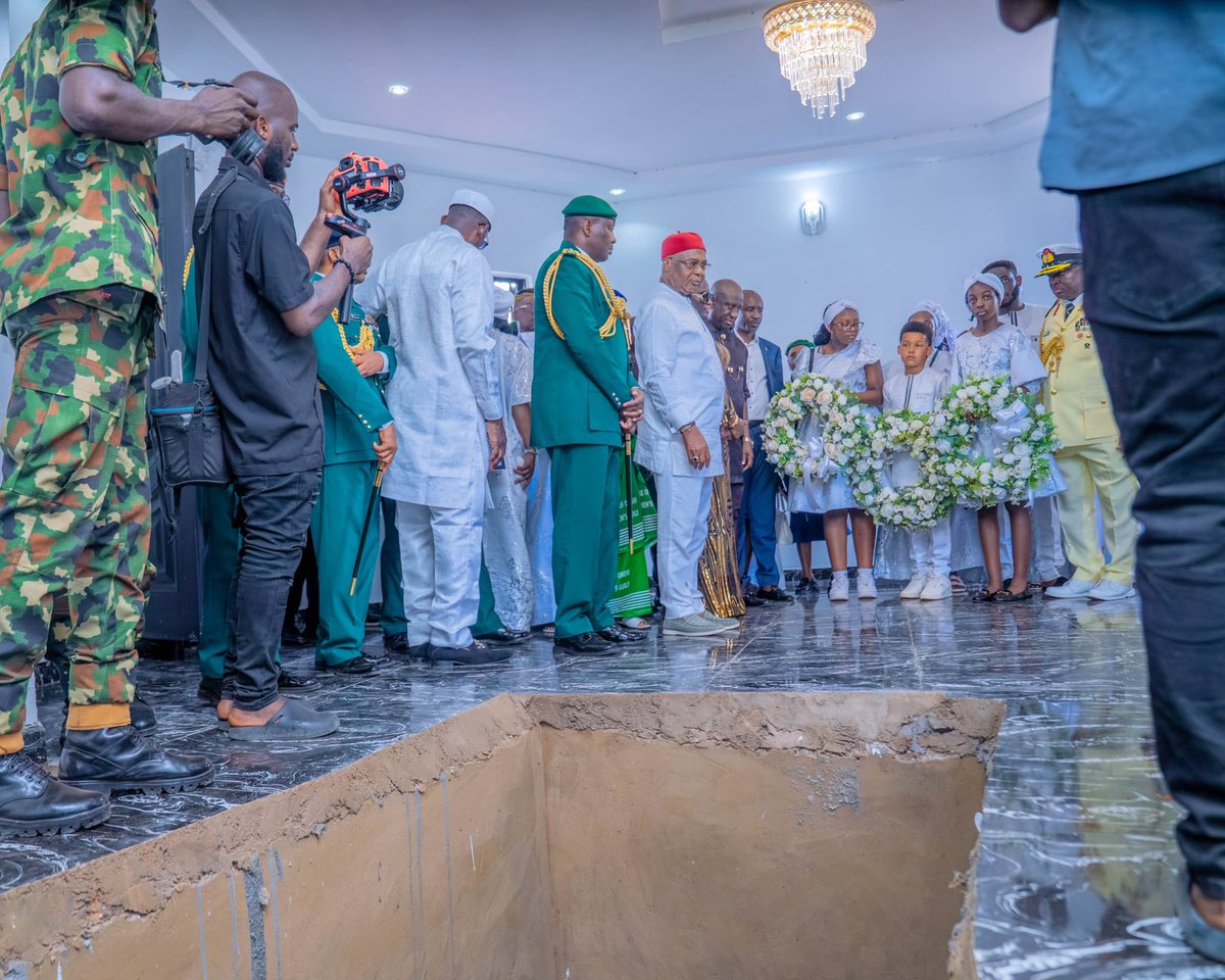 IMO STATE BIDS FAREWELL TO MAJOR GENERAL ROWLAND NKWAZEMA OGBONNA (RTD)
#imostate