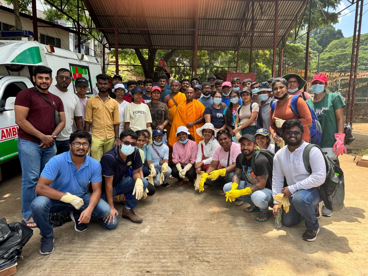 anuruddha_lka's tweet photo. #CleanKandy
දළදා වන්දනාව 2025 https://t.co/aKtnVCz6uK