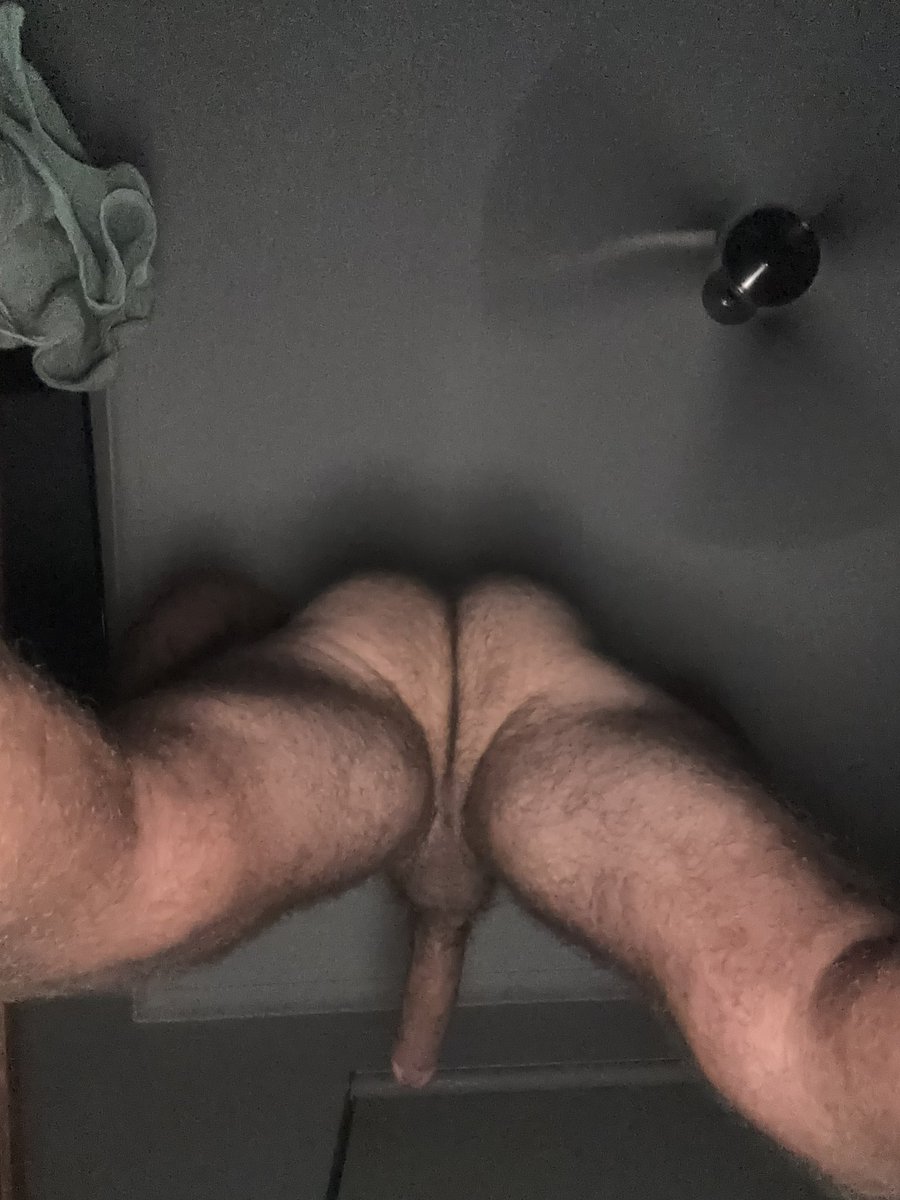 Anyone around fnq 🇦🇺 need a play toy to suck my phat cock 🤤🤤