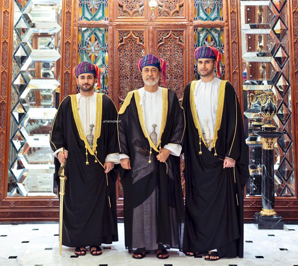 صورة من عقد قران صاحب السمو السيّد #ذي_يزن_بن_هيثم مساء الخميس 24 أبريل، في قصر العلم العامر. بمسقط.
#السلطان_هيثم_بن_طارق
#قلعة_التاريخ