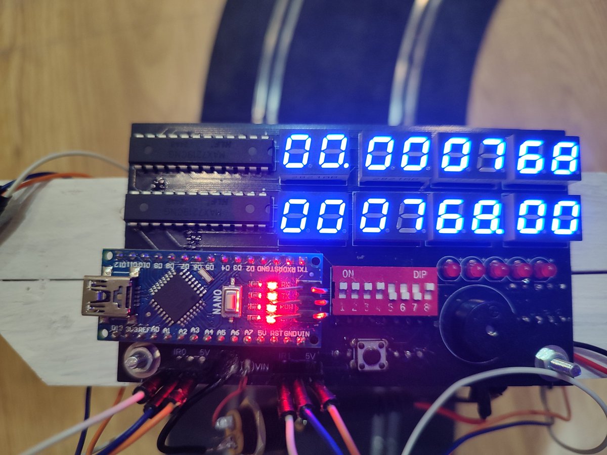 Último modelo del cuentavueltas. Mejoras con respecto al anterior: 
+ Sustituir pantalla LCD por unos displays. 
+ Añadir unos botones para establecer el n° de vueltas o el tiempo.
+ Sustituir el Arduino Uno por Arduino Nano. Más pequeño y compacto.
+ Se mantienen los sensores.
