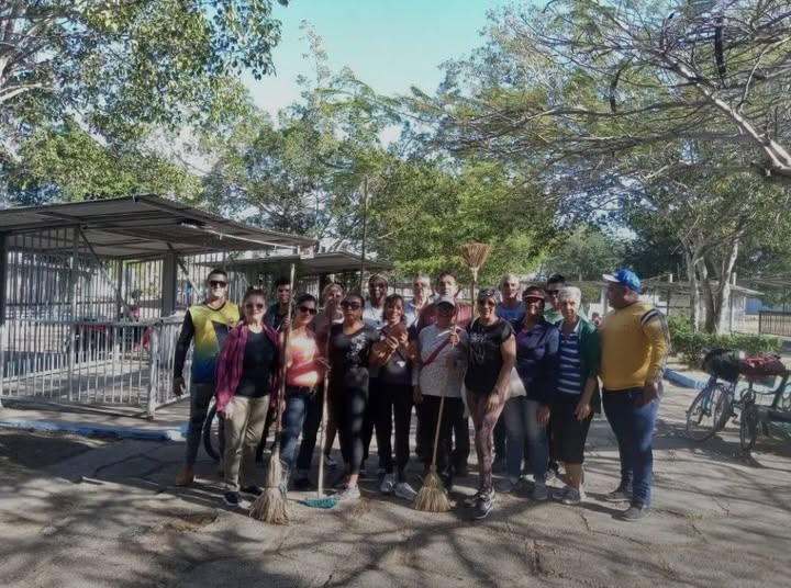 Engalanan entidades  del comercio en #CiegodeAvila en saludo a la Feria de Negocios y Buenas Prácticas y  el Primero de Mayo 
<a href="/JHGcasanova/">julio Heriberto Gómez Casanova</a>
<a href="/Gg_2014Sandra/">Sandra Gutiérrez G.</a>
<a href="/FctGallardo/">@gallardo-UNICA</a>
<a href="/ivanc73/">Ivanc73</a>
<a href="/trocha2022/">Guerreros De La Trocha ✯✯✯🇨🇺</a> <a href="/YaquedeCuba/">Yaquelin</a>