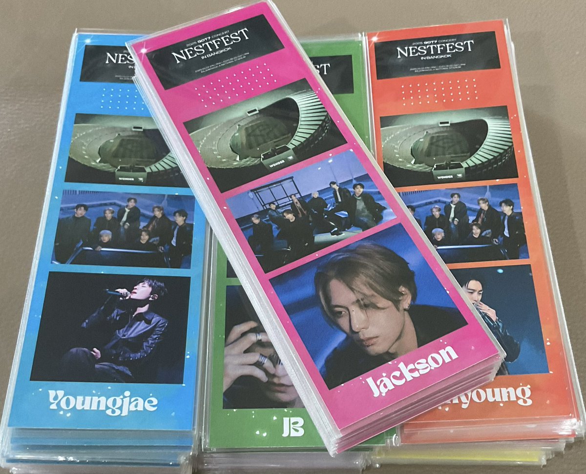 puidokapong's tweet image. เรามี Give Away เล็กๆน้อยๆ เป็นที่คั่นหนังสือสวยๆ  7 คน 7 แบบ ไปแจกคอนกัซราชมัง วันที่  2 พค ผ่านไปผ่านมา มารับน้องๆ ไปด้วยนะคะ 💚🥰 ประมาณ 200 ชิ้น ค่ะ

#GOT7_NESTFESTinBKK

สั่งทำจากร้าน #studiomxrk_review แพ็คมาอย่างดี สีสันสดใสน่ารักมากค่ะ