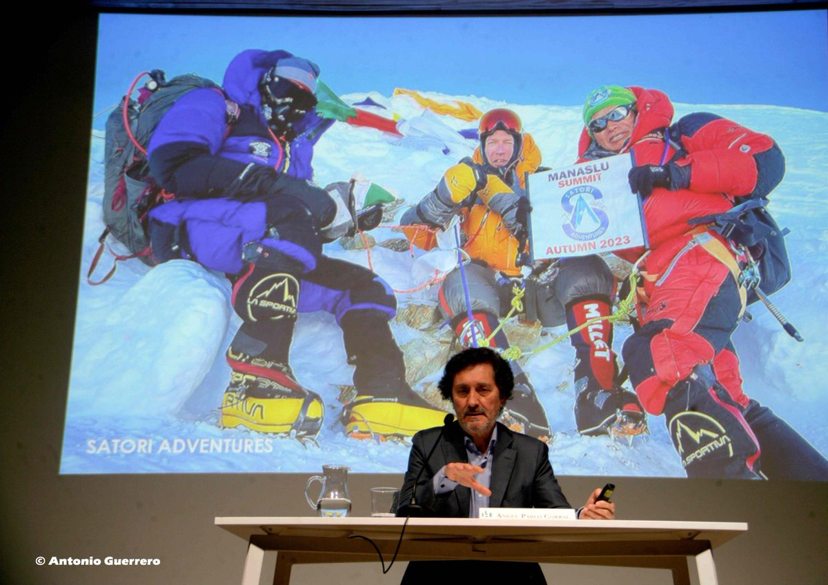 Conferencia de Ángel Pablo Corral

El 23 de abril, nuestro socio <a href="/apcfotografo/">angel pablo corral jimenez</a> pronunció una conferencia en la <a href="/FundacionGiner/">Institución Libre de Enseñanza</a> 
dentro del XX Ciclo de Conferencias Bernaldo de Quirós este año está dedicado al 50 Aniversario de la 1ª ascensión española a un ochomil: el Manaslu.