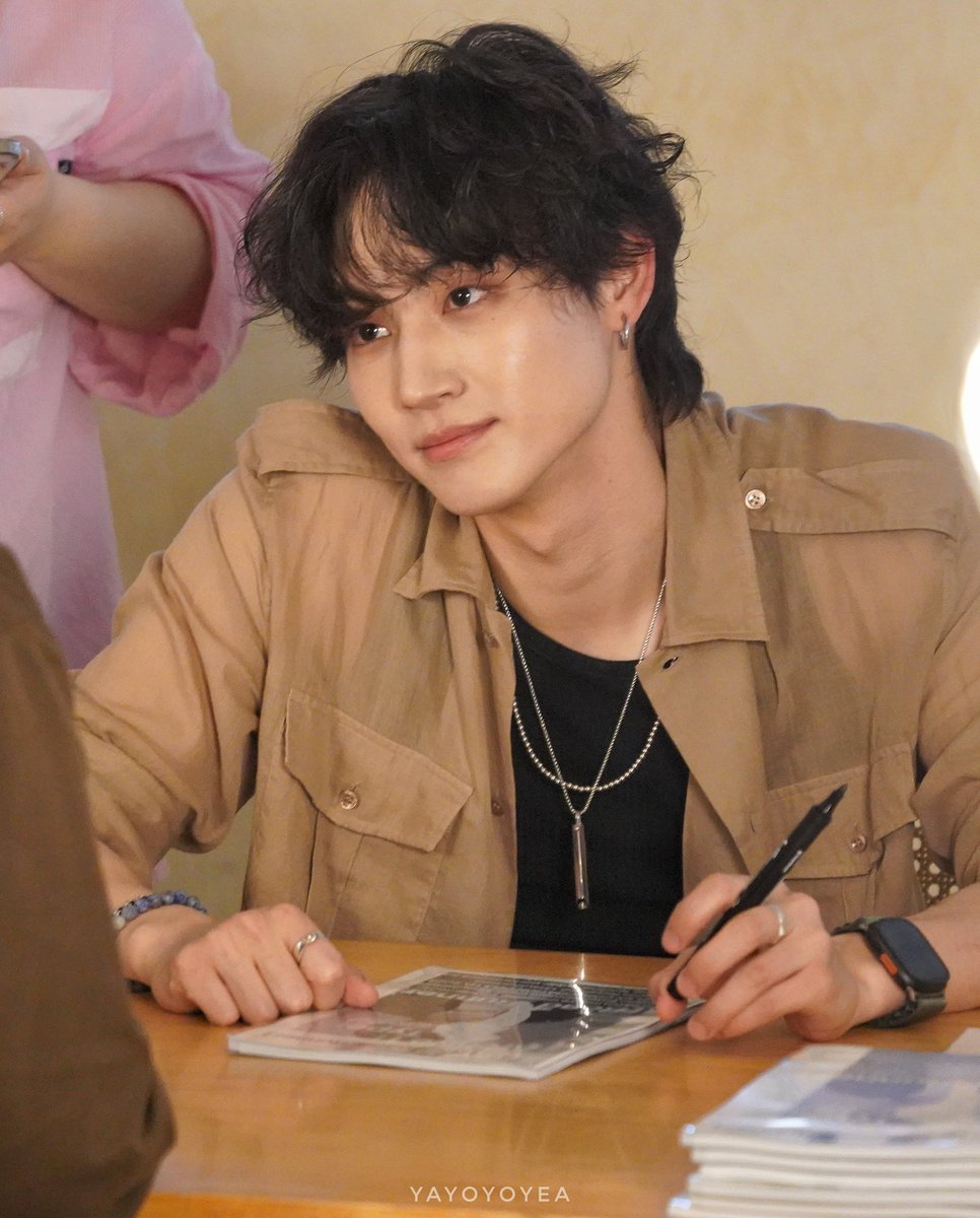 Juniidef's tweet photo. ใครไหวไปก่อนเลยยย 🫠🫠🫠🫠

#제이비 #JAYB @jaybnow_hr #JAYB_FANSIGN_in_KUALALUMPUR #JAYB_A_Café_With_You_in_KUALALUMPUR https://t.co/5hw2qVxjLE