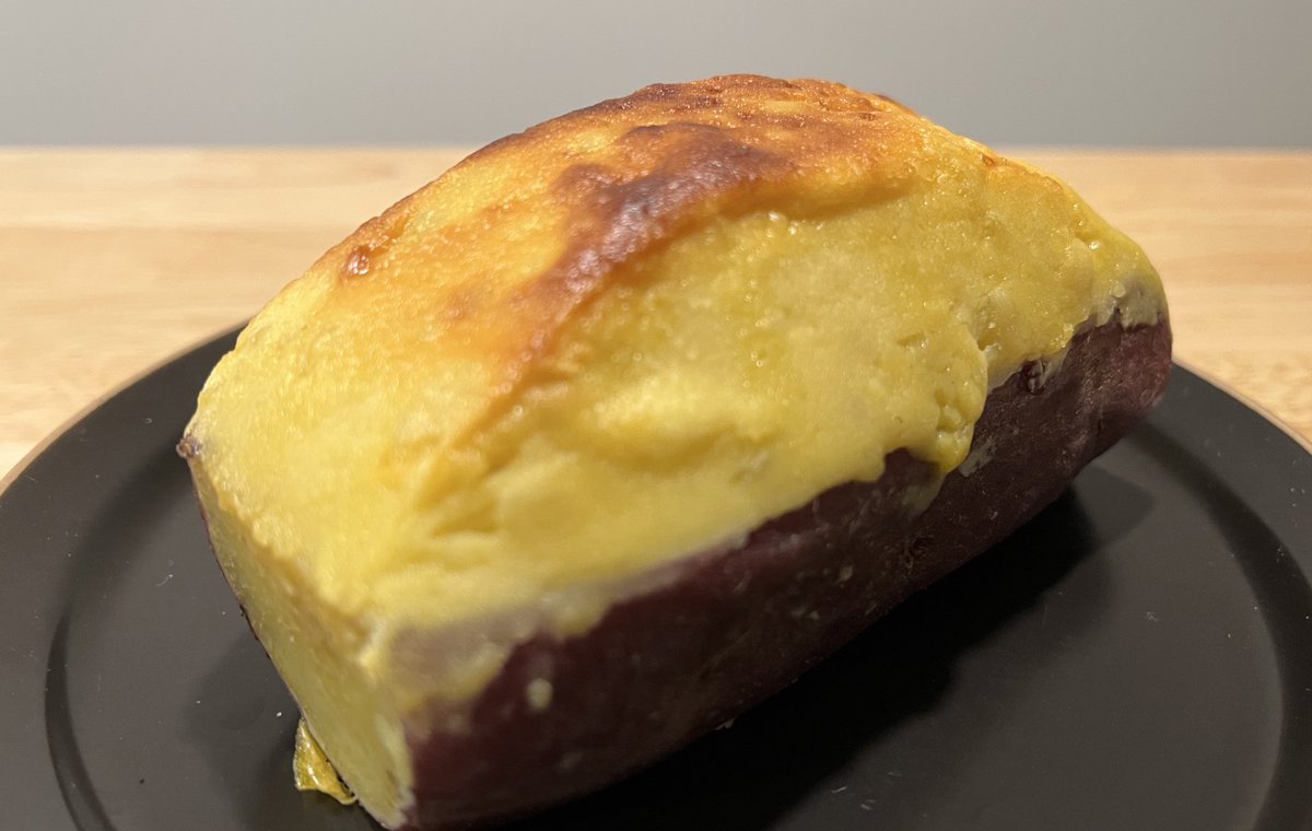 enya_hitogoto's tweet photo. 濃厚チーズケーキ🧀スイートポテト🍠
買い過ぎたかなー食べ切れるかなー😋
#コレもう食べた?
#ロイヤルスイーツ
#ROYALSWEETS https://t.co/qsULvlzpcW