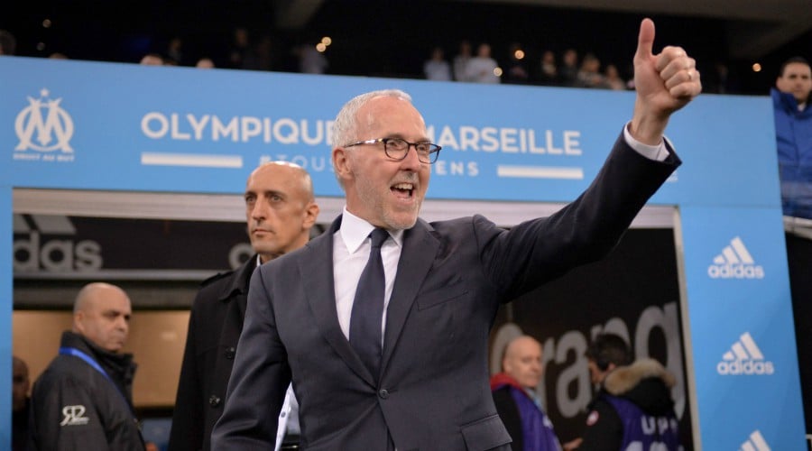 Le milliardaire américain de 71 ans, toujours discret, va assister à sa seconde rencontre de l’OM à domicile en trois semaines. Rater une qualification directe en Ligue des champions n’est pas envisageable à ses yeux.Après avoir endossé sa part de responsabilité au terme d’un