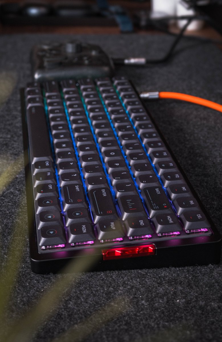 yamasan_esu's tweet image. カッコよすぎるキーボード来た

#IQUNIX
#MQ80