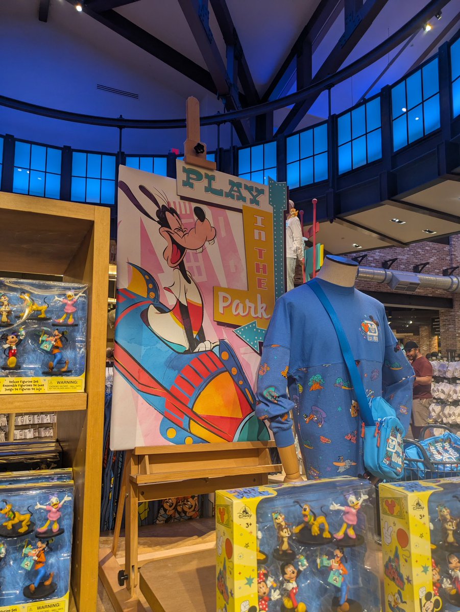 do_goofmax's tweet photo. オーランド空港到着が昼過ぎだったので初日はスプリングスへ
マジックバンドはネットでチェックしてたグムビデザインを探してみたけど見当たらず…定員さんに聞いたら限定デザインで店舗は売り切れだったみたい😭
バンドはワールドオブディズニーよりもピントレーダーズが豊富だった
#どぅのwdw旅行記 https://t.co/eOmmxNI2VZ