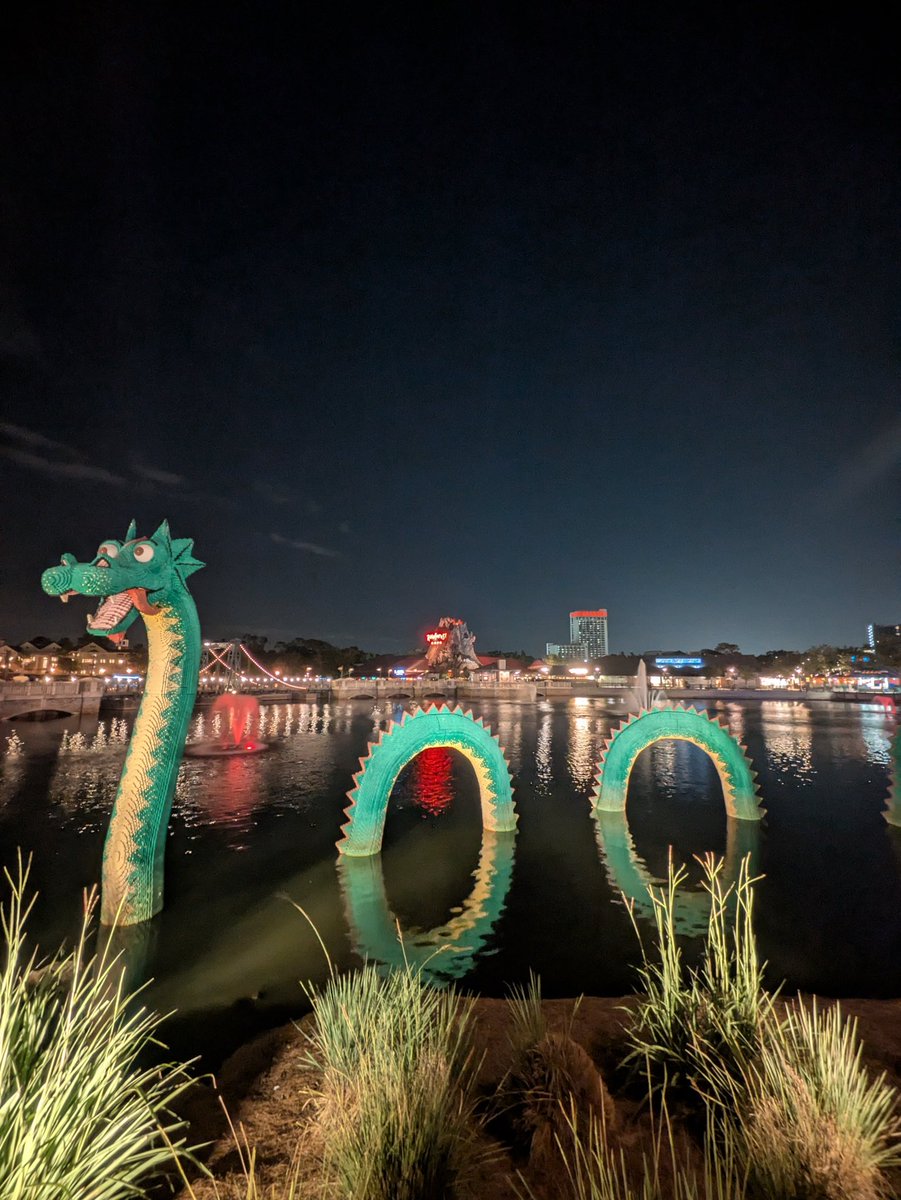 do_goofmax's tweet photo. オーランド空港到着が昼過ぎだったので初日はスプリングスへ
マジックバンドはネットでチェックしてたグムビデザインを探してみたけど見当たらず…定員さんに聞いたら限定デザインで店舗は売り切れだったみたい😭
バンドはワールドオブディズニーよりもピントレーダーズが豊富だった
#どぅのwdw旅行記 https://t.co/eOmmxNI2VZ