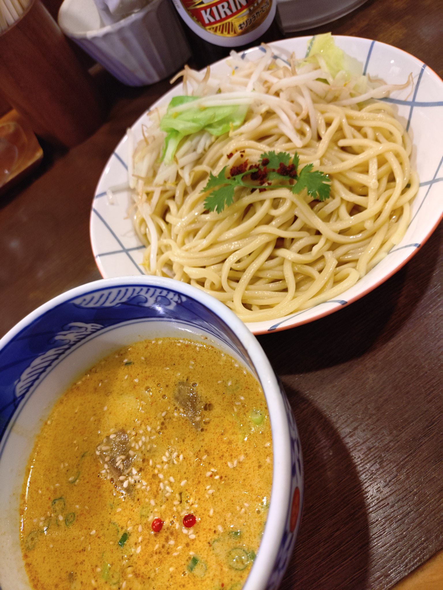 最近つけ麺を食べるお客様がとっても増えてきてます😊 暑くなっ