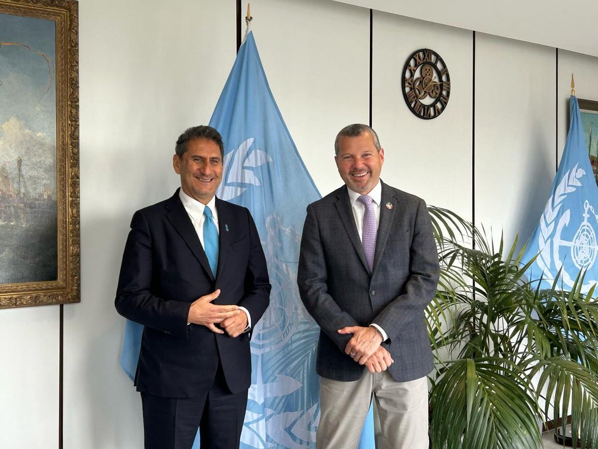 flacamera's tweet photo. Pleasure to meet w/ @IMOSecGen Arsenio Dominguez at @IMOHQ in London. @IRENA &amp; the International Maritime Organisation are close partners in decarbonizing the maritime sector through an accelerated #energytransition. Looking forward to deepening our ties in the run up to #COP30. https://t.co/pQ7dFqnKrH