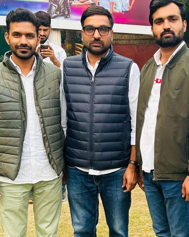संगरिया विधायक बड़े़ भाई अभिमन्यु पूनिया जी को जन्मदिन की ढेर सारी शुभकामनाएं! <a href="/AbhimanyuP00NIA/">Abhimanyu Poonia</a>