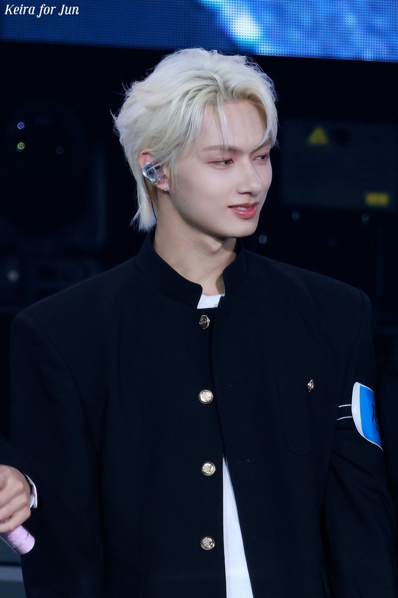 junhui senpai you’re so fine 💌