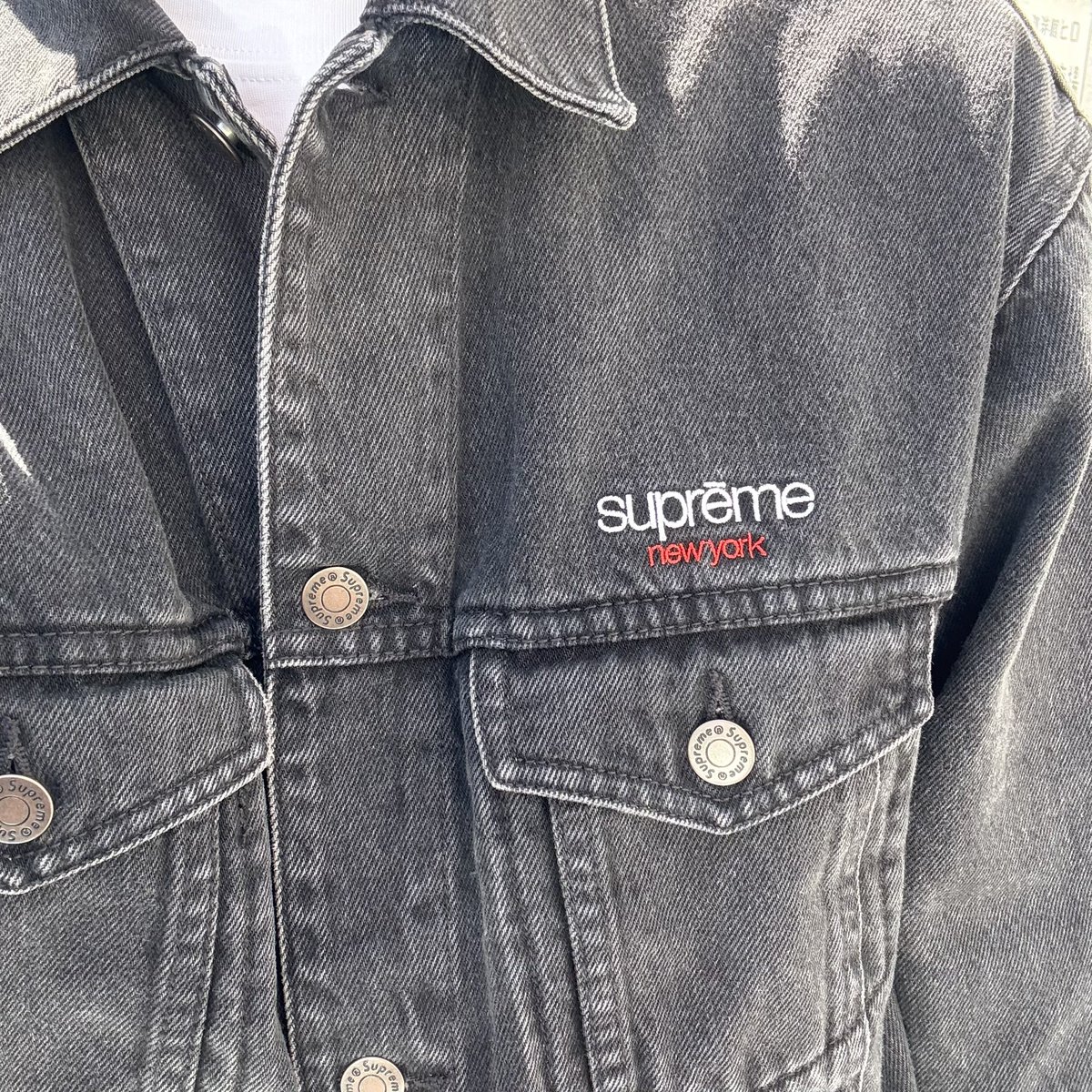 GgbGdy's tweet photo. GWスタート☀️
#supreme https://t.co/JvXvkCuQoG