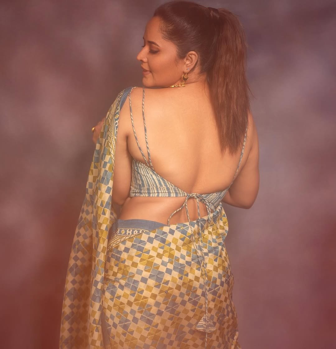 GpcF44GbEAIwHHS?format=jpg&name=medium