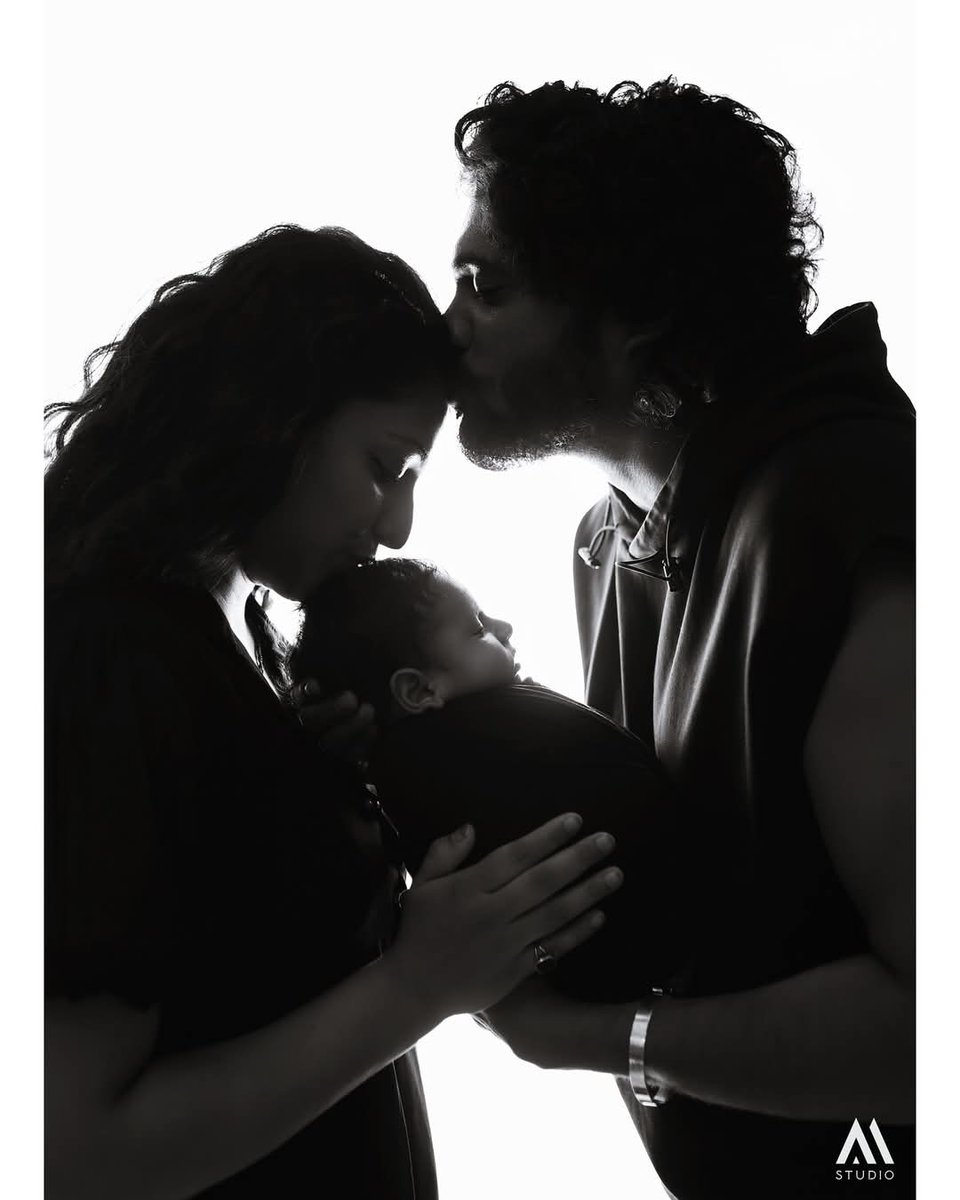 BangaloreTimes1's tweet photo. Hariprriya, Vasishta N Simha post adorable pictures with their baby
#simhapriya #hariprriya #babylove❤️ https://t.co/ahpAj4vwDt