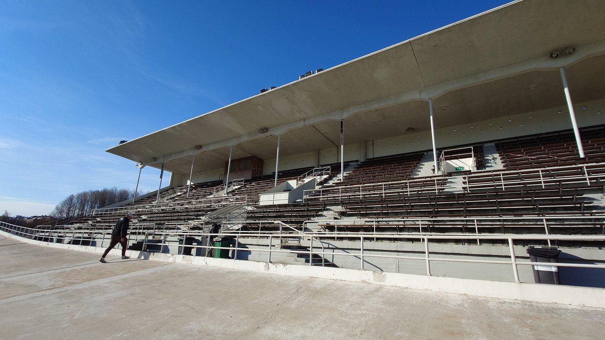 RedditCFB's tweet photo. You are looking live at the Helsinki Olympic Velodrome, originally built for the planned 1940 Summer Olympics. Finally flying the Olympic flag in 1952, the venue is currently used for American football, field hockey and obviously cycling. Today the site of FCAA Finals. https://t.co/dKMdkbulh2