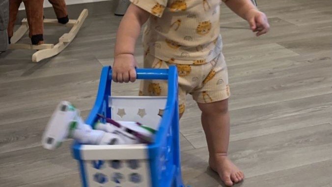 Bibi's life recently 👶🏻✨️🎨🖌️📚🛍️🛒️