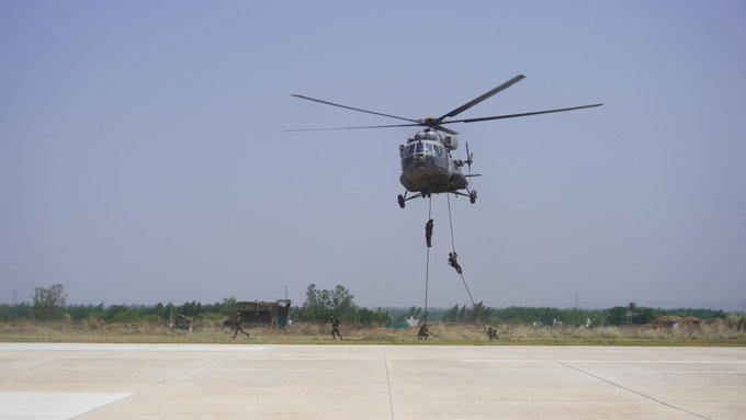 HemantRawate1's tweet photo. Show moreSteeled in resolve. Sharpened for battle. Soldiers of #PantherDivision and the #IAF hone drills and procedures for Special Heliborne Operations.  #JointOps #StrongAndCapable #OnPathToTransformatiom #Jointmanship #SHBO #MissionReady #AirLandOps #SynergyandJointness https://t.co/0Xl1BalzXx