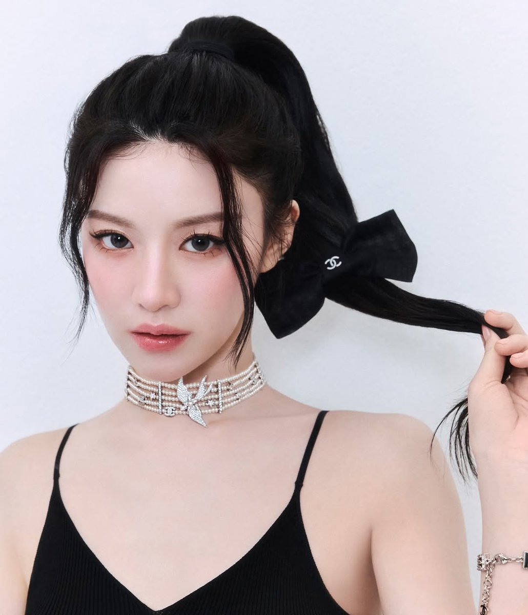 Younjunmg's tweet photo. @Younghyut Jane! {Maaf belum ganti layout 😭🙏🏻} https://t.co/vsrvo6LBVO