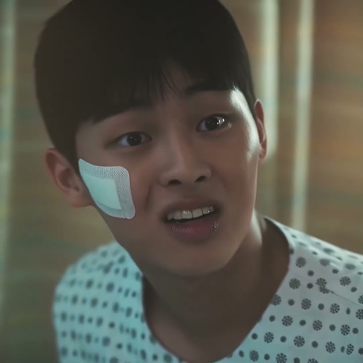 AvocadoHQ_'s tweet photo. @sieunpjh @sieunpjh So glad Suho was stuck in the astral plane during this scene b/c that phone call would’ve made him SICK 😔 https://t.co/cKB7B7k8kd