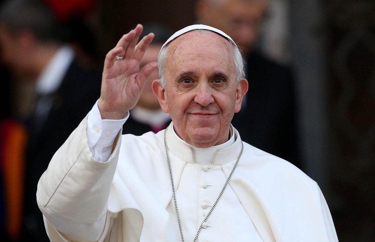 La morte non è la fine di tutto, ma l'inizio di qualcosa, perché la vita eterna – che chi ama già sperimenta sulla terra dentro le occupazioni di ogni giorno – è iniziare qualcosa che non finirà. Vivremo qualcosa che mai abbiamo vissuto pienamente: l'eternità.
~ Papa Francesco