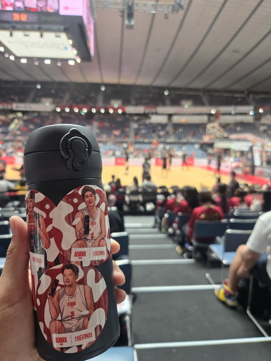 tora4321's tweet photo. 最後のホーム当たってくれ
#マイボトル推進プロジェクト
#THERMOS
#アルバルク東京 https://t.co/g0FTlndAgt