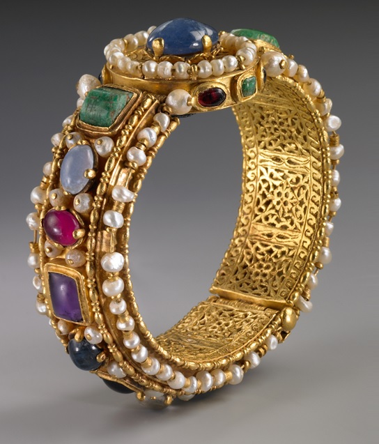 Byzantine bracelet of gold openwork, studded with gems and pearls, from 6th century AD detroitartreview.com/2017/12/