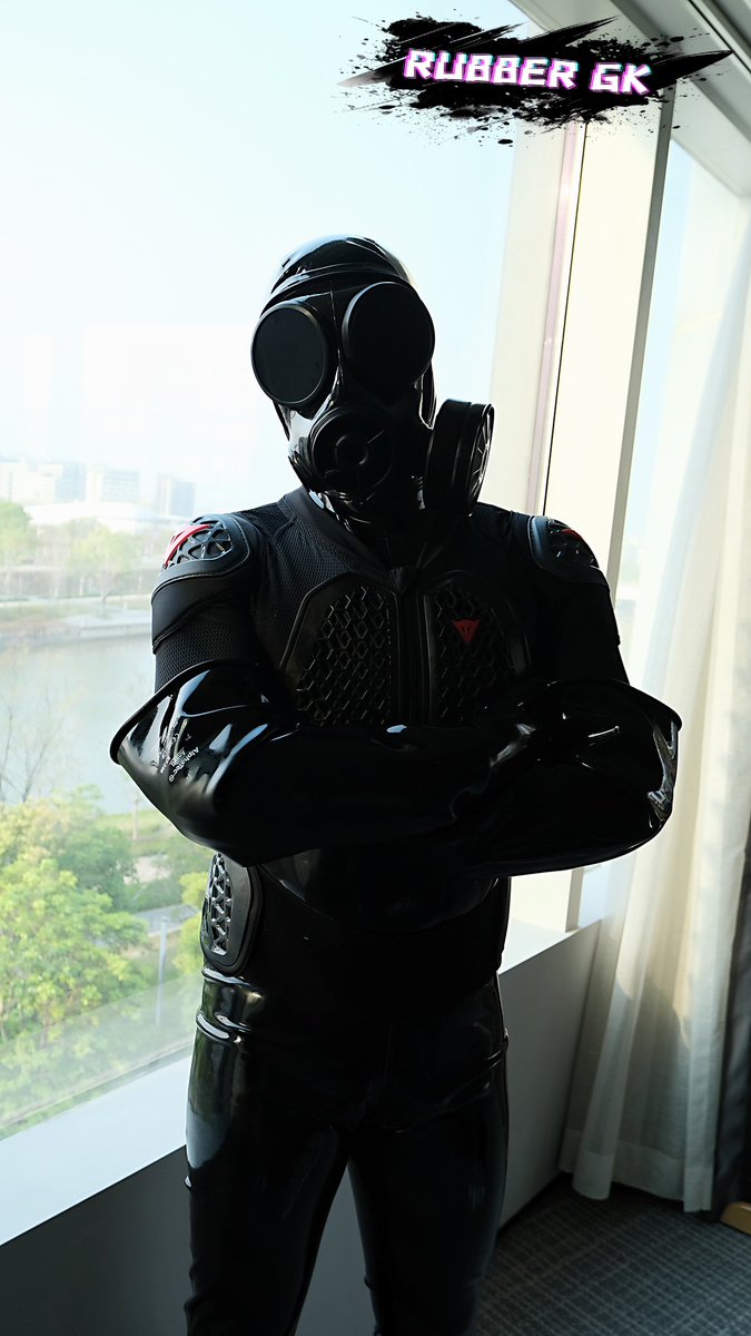 Play with me.😝
#rubberdrone #gasmask #rubbergimp #rubber #latex #latexfetish #latexgimp #latexdrone #胶衣 #乳胶衣 #防毒面具 #覆面 #覆面系 #覆面控