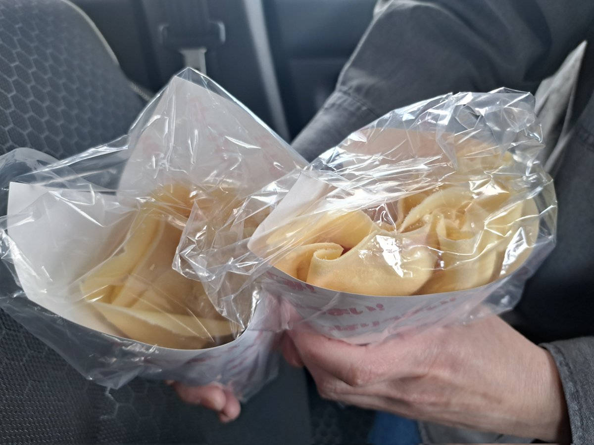 wss1axG3qm2qidn's tweet photo. 今日の昼飯は…
「カフェっコ」❗
そして函館公園でクレープ❗
花より団子🤣
朝市でジェラート❗
松岡商店で何か買いました🤣
二人で水族館行ってきます👍️
#カフェっコ
#プリティのおっかぁ
#mooma
#松岡商店 https://t.co/FMf0abPk37