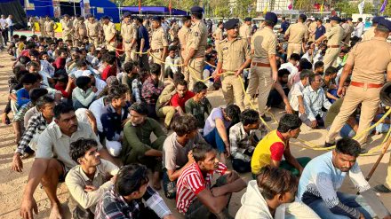 AskAnshul's tweet photo. Over 550 illegal Bangladeshis have been arrested in Gujarat after statewide raids conducted by the police &amp; authorities

This is the need of the hour. Every state in India should crack down on illegal immigrants, including Pakistanis, Bangladeshis and Rohingyas. Enough is enough. https://t.co/Wescb7auUu