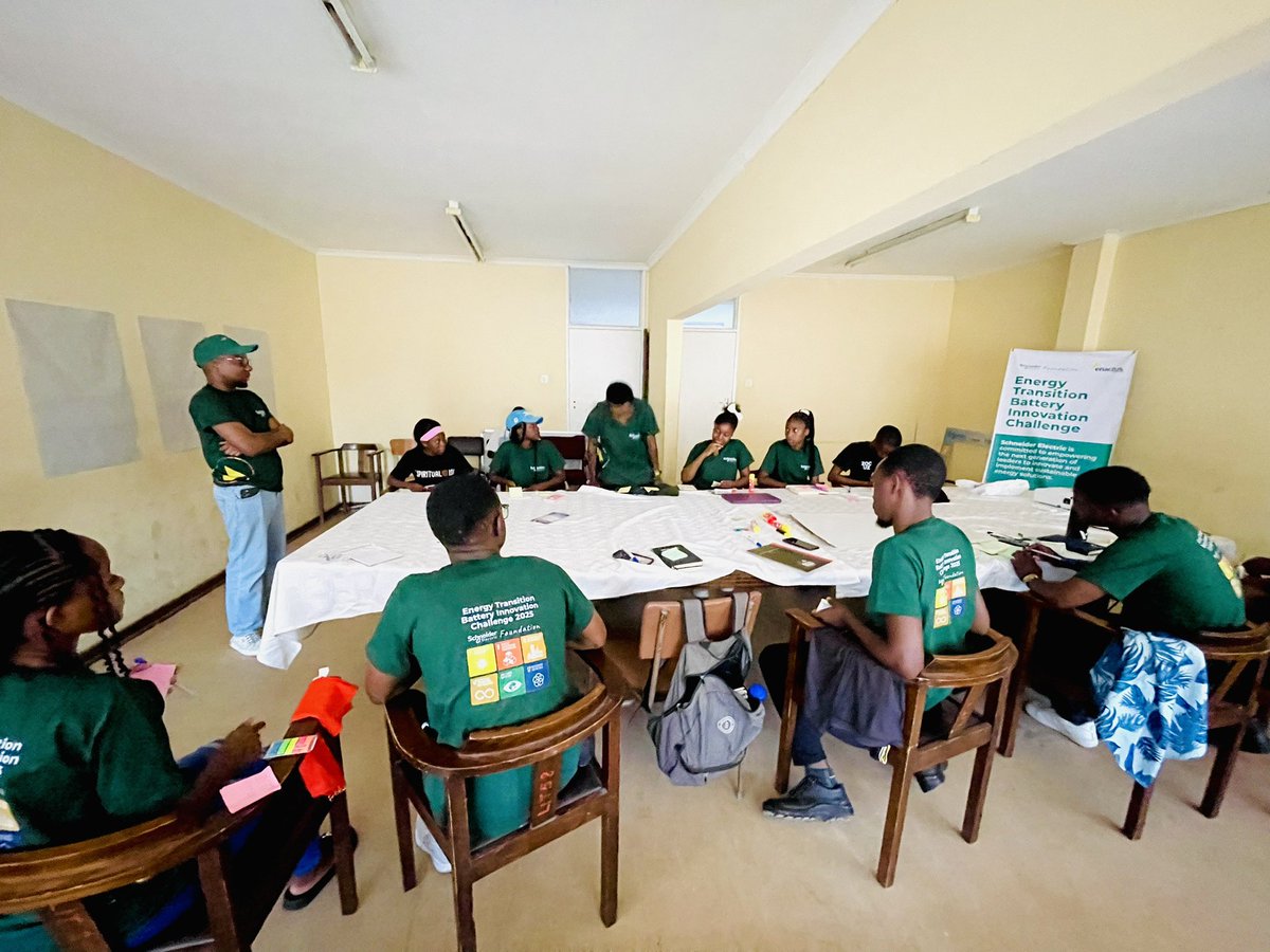 EnactusUofZ25's tweet photo. 🌟 Exciting News! 🌟 

We are thrilled to announce our participation in the Schneider Electric Challenge 2025! We recently kicked off this journey with a strategic workshop focused on mapping our competition strategy📌. 
@SchneiderElec @BOOSTFellowship #Schneider #EconomicGrowth https://t.co/I1qITMsygO