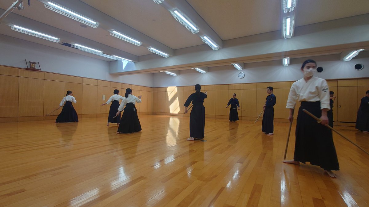 ksujoudou's tweet photo. #京都産業大学
#春から京産
体育会杖道部（じょうどうぶ）です
絶賛体験会中です！

新入生たちと一緒にお待ちしています✌️ https://t.co/Q1vOzIPOVO
