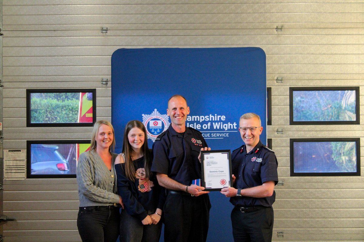 Grayshott Fire Stn (@grayshott07) on Twitter photo Congratulations to <a href="/HantsIOW_fire/">Hampshire & Isle of Wight Fire & Rescue Service</a> FF Nicky Cope who celebrated 20 years Long Service and Good Conduct at Grayshott Fire station this month at a presentation and reception with CFO <a href="/NeilOdin/">Neil Odin</a>. Thanks to <a href="/Hampshire_frp/">Hampshire Fire Rescue Photos</a> for capturing it on camera! #bestjobintheworld #LSGC #H07P4 🔥🚒 Congratulations to <a href="/HantsIOW_fire/">Hampshire & Isle of Wight Fire & Rescue Service</a> FF Nicky Cope who celebrated 20 years Long Service and Good Conduct at Grayshott Fire station this month at a presentation and reception with CFO <a href="/NeilOdin/">Neil Odin</a>. Thanks to <a href="/Hampshire_frp/">Hampshire Fire Rescue Photos</a> for capturing it on camera! #bestjobintheworld #LSGC #H07P4 🔥🚒