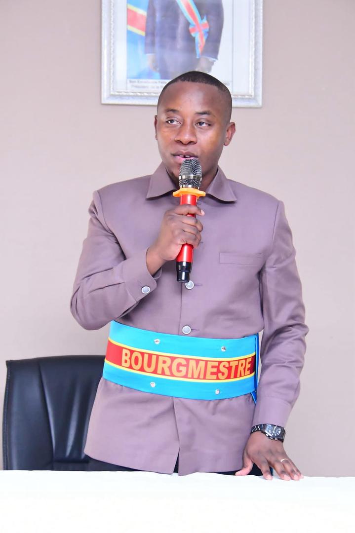 Le bourgmestre de la commune de Lubumbashi Nathan Musonda  vient de nous quitter 😭😭😭
#lubumbashi #commune
<a href="/alainmwamba/">Alain St Pierre Mwamba</a> <a href="/LydiaKat3/">Lydia Kat Natshimbuy</a> <a href="/MusondaHilaire/">HILAIRE MUSONDA</a> <a href="/TresorKiboko/">Trésor Kiboko officiel</a>