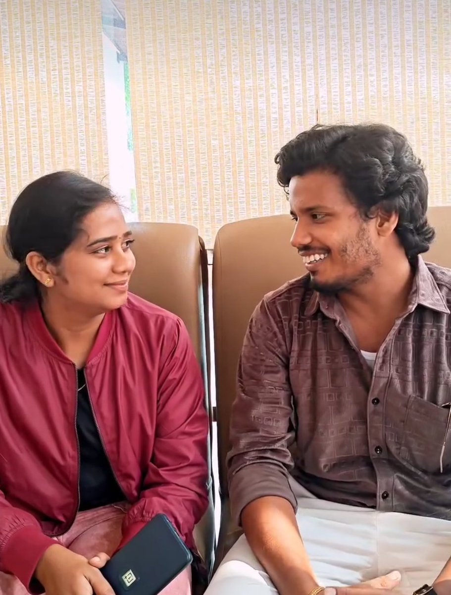 Anitha_Anchit's tweet photo. From the heart to the feed – all eyes on him. #anithaac #anitha #trending

#Muthukumaran #bigboss #titelwinner https://t.co/iILm3Gw5tH